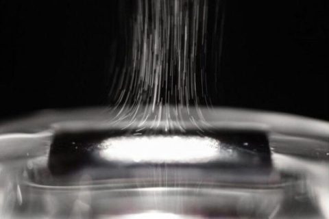 新气凝胶让水净化速度更快、成本更低