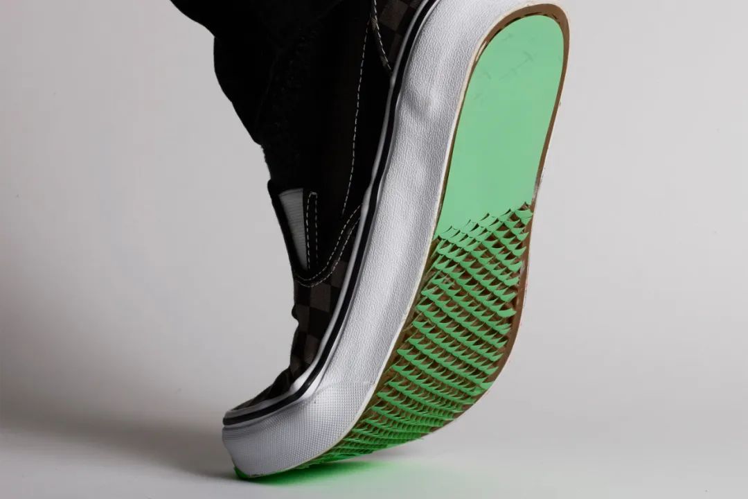 “接地气”的仿生研究！MIT发明新型防滑鞋底，登上《Nature》子刊！